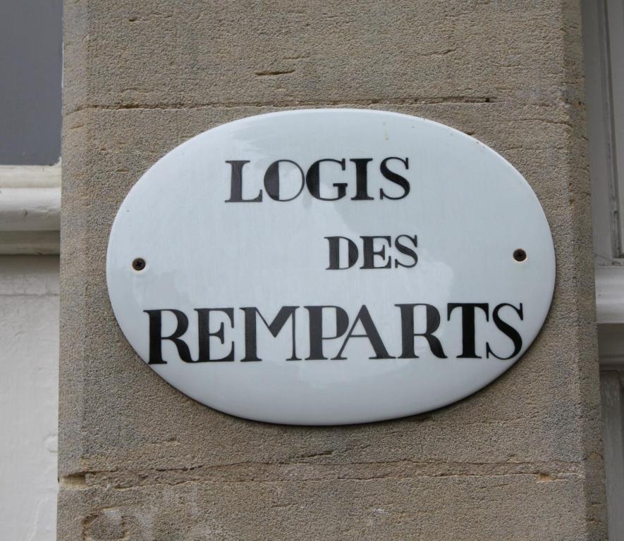 مبيت وإفطار بايو Logis Les Remparts المظهر الخارجي الصورة